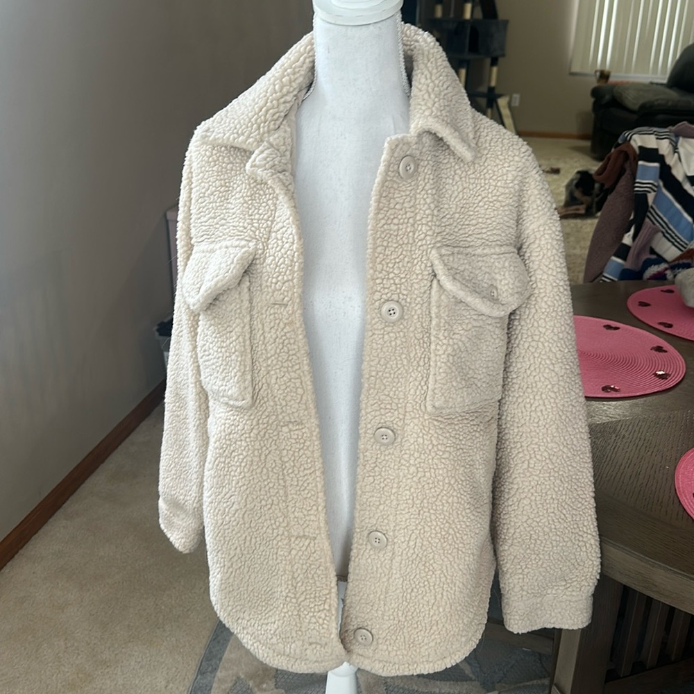 American Eagle AE Sherpa button up shacket size XS